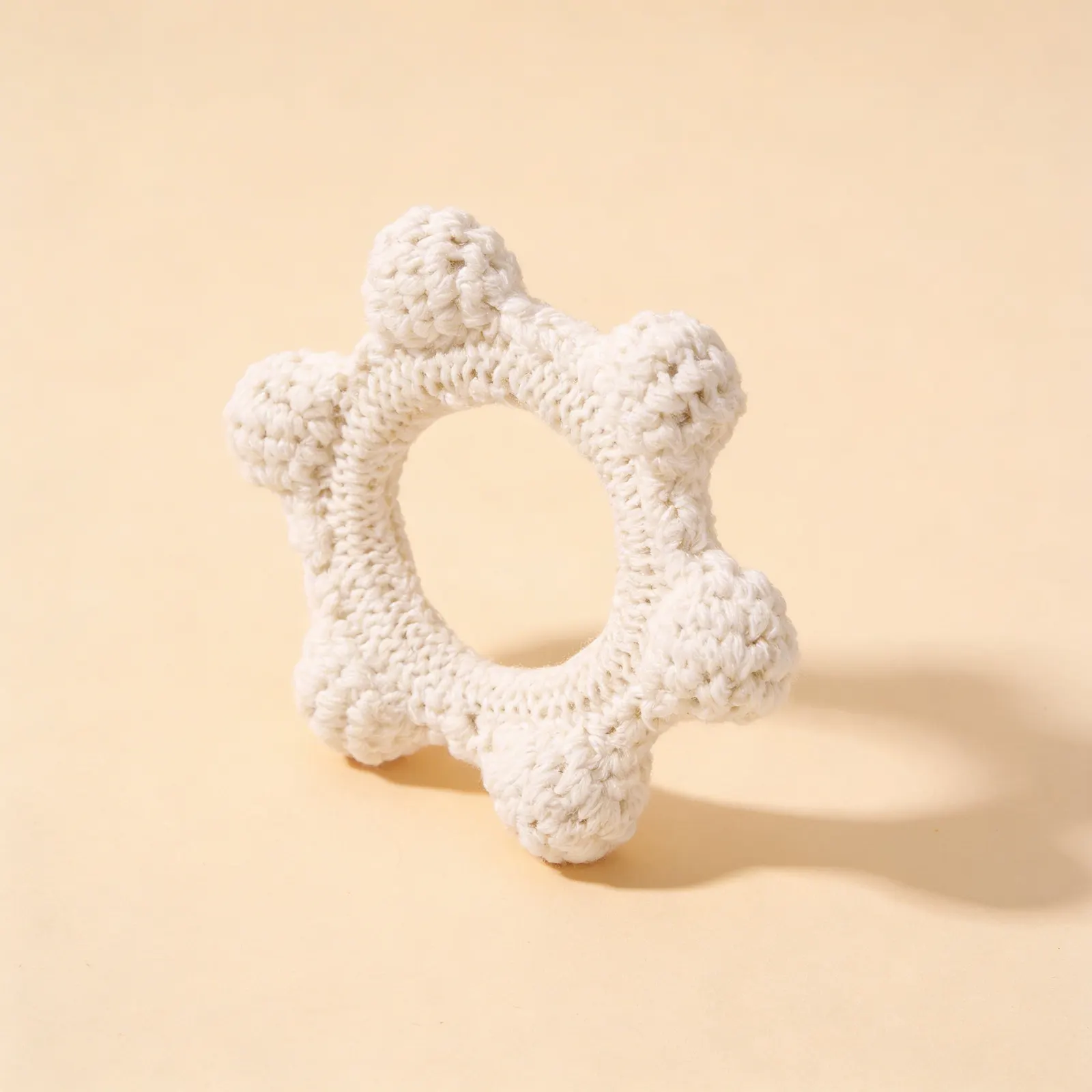 Grasping Crochet Ring: Side view