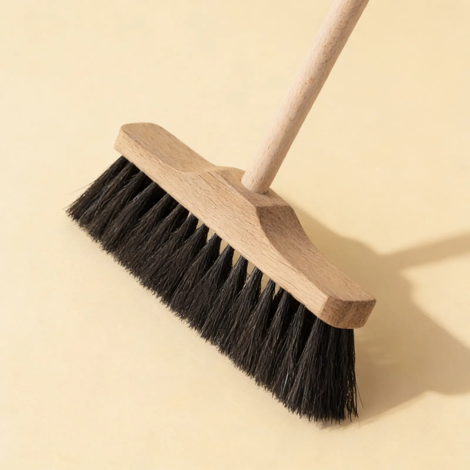 Vnitřní koště: měkké hnědé (49 cm): Boční pohled