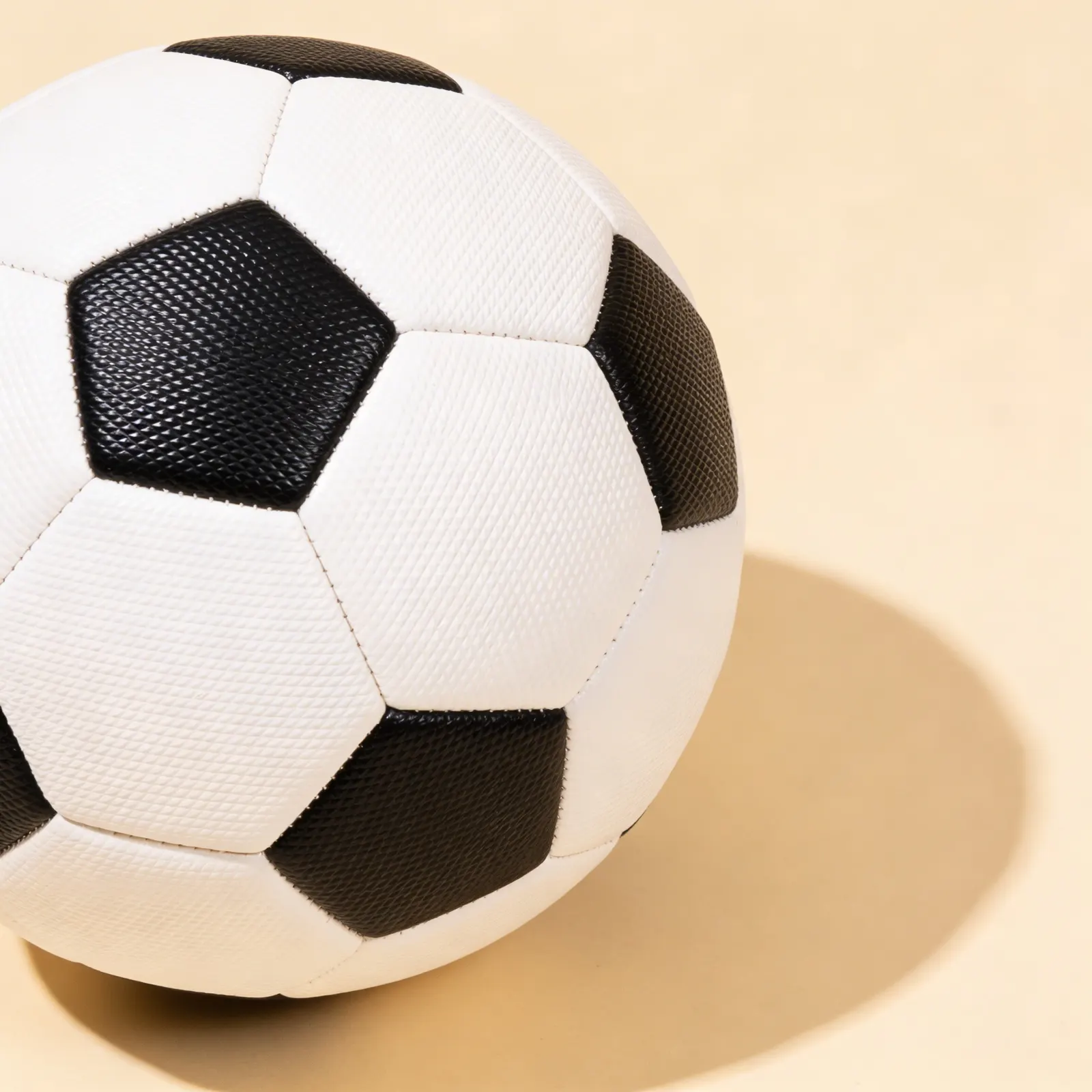 Montessori futbalová lopta: veľkosť 3: Bočný pohľad