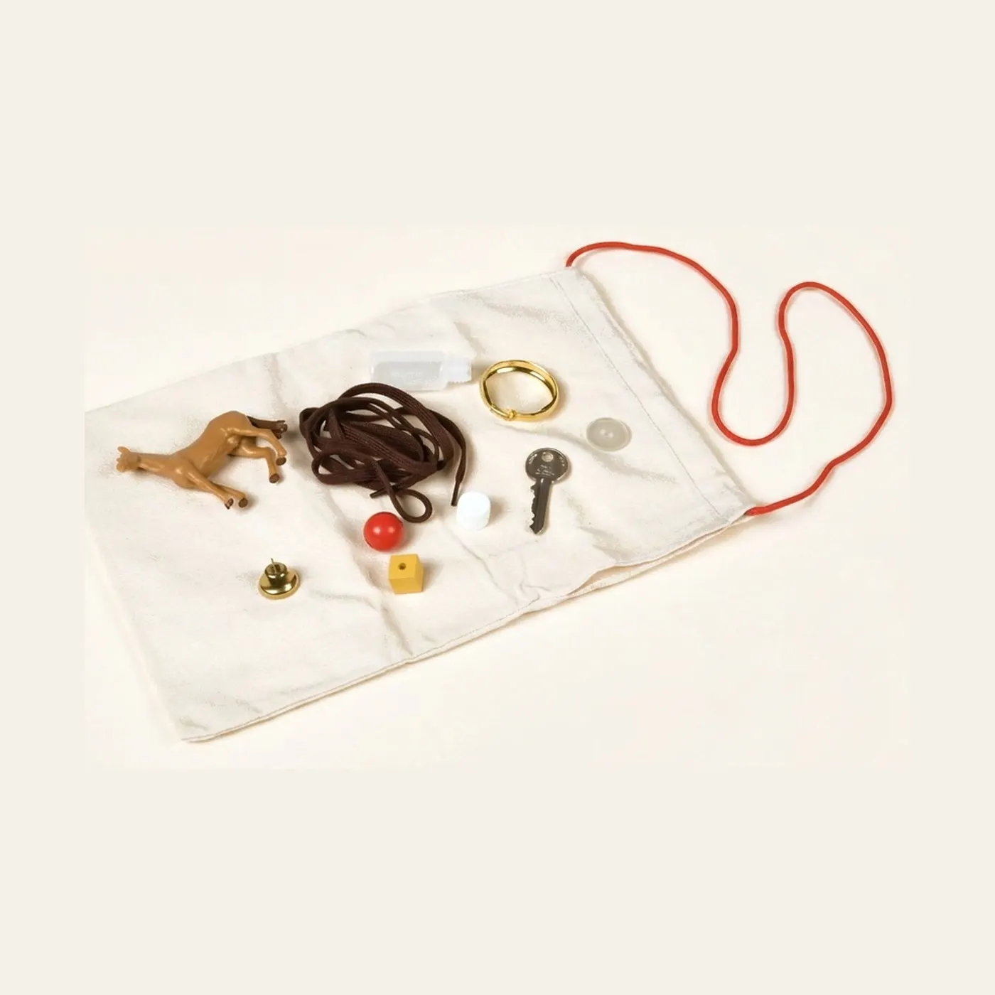 Mystery Bag: Familiar Items: Montessori material | Faborino