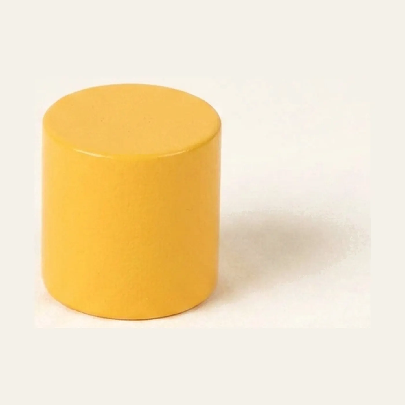2nd Yellow Cylinder: Montessori material | Faborino