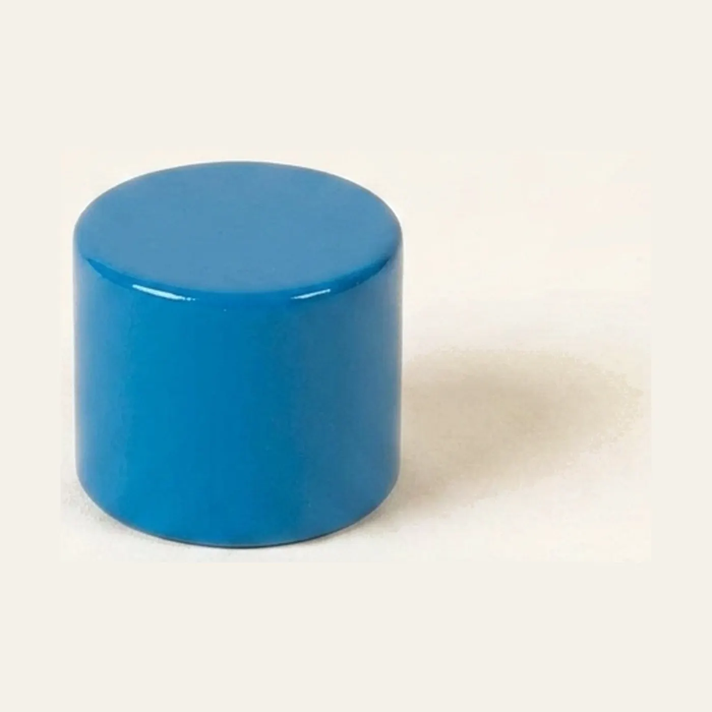 3rd Blue Cylinder: Montessori material | Faborino