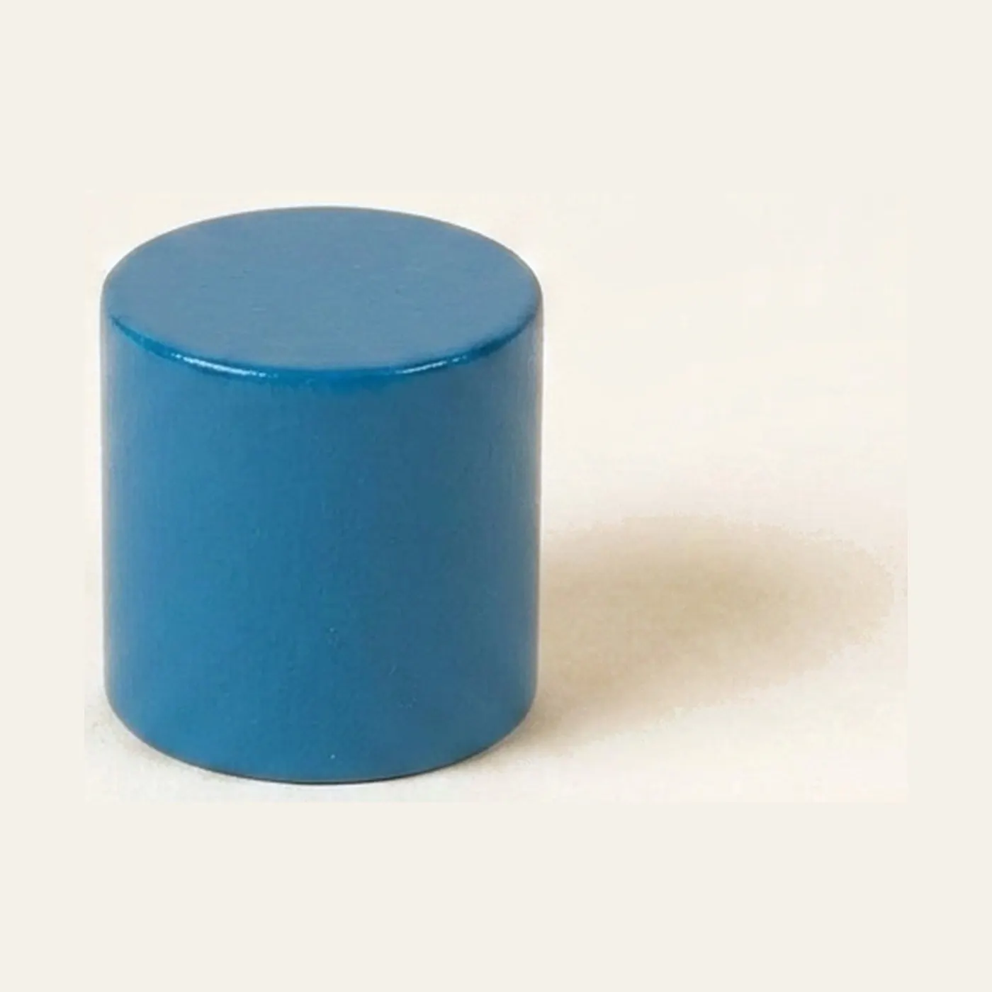 4th Blue Cylinder: Montessori material | Faborino