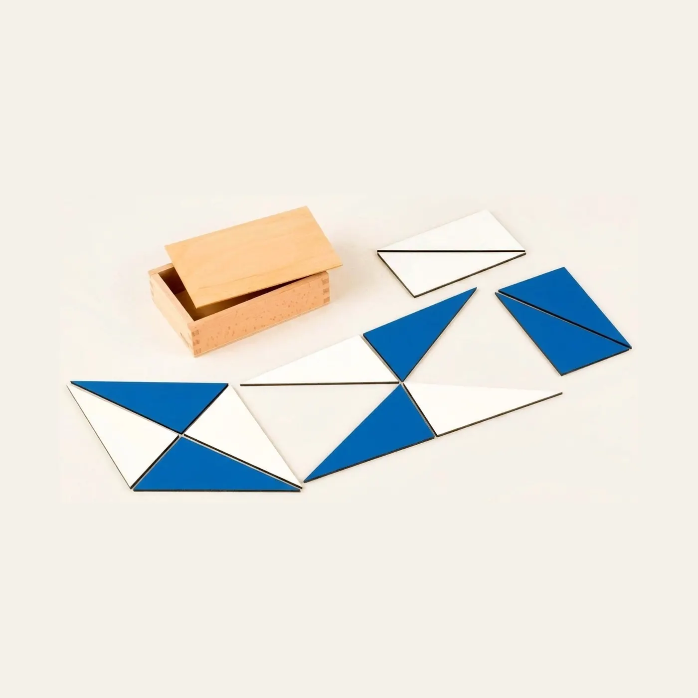 12 Identical Blue Triangles (Nienhuis): Montessori material | Faborino