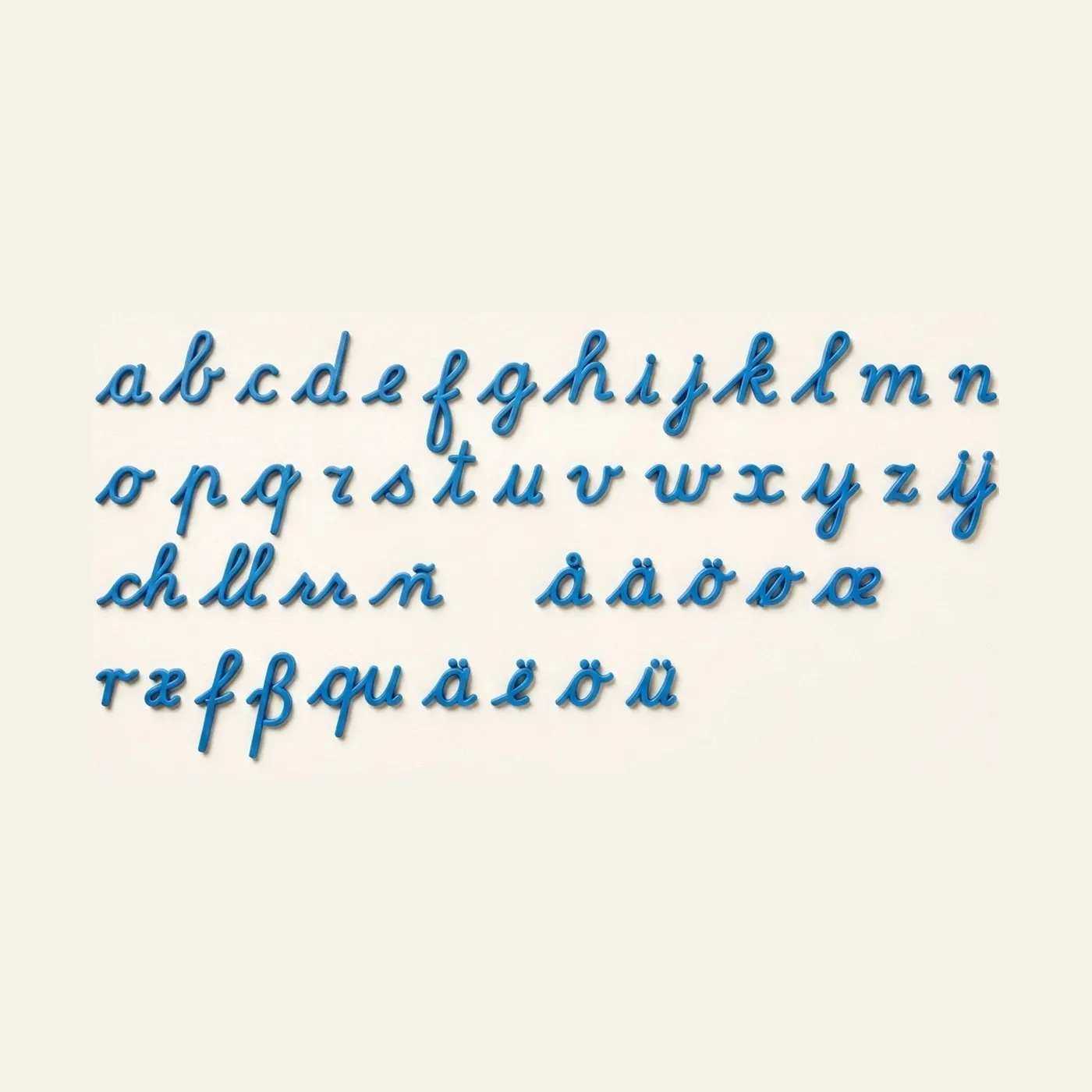 Medium Movable Alphabet: International Cursive - Blue: Montessori material | Faborino