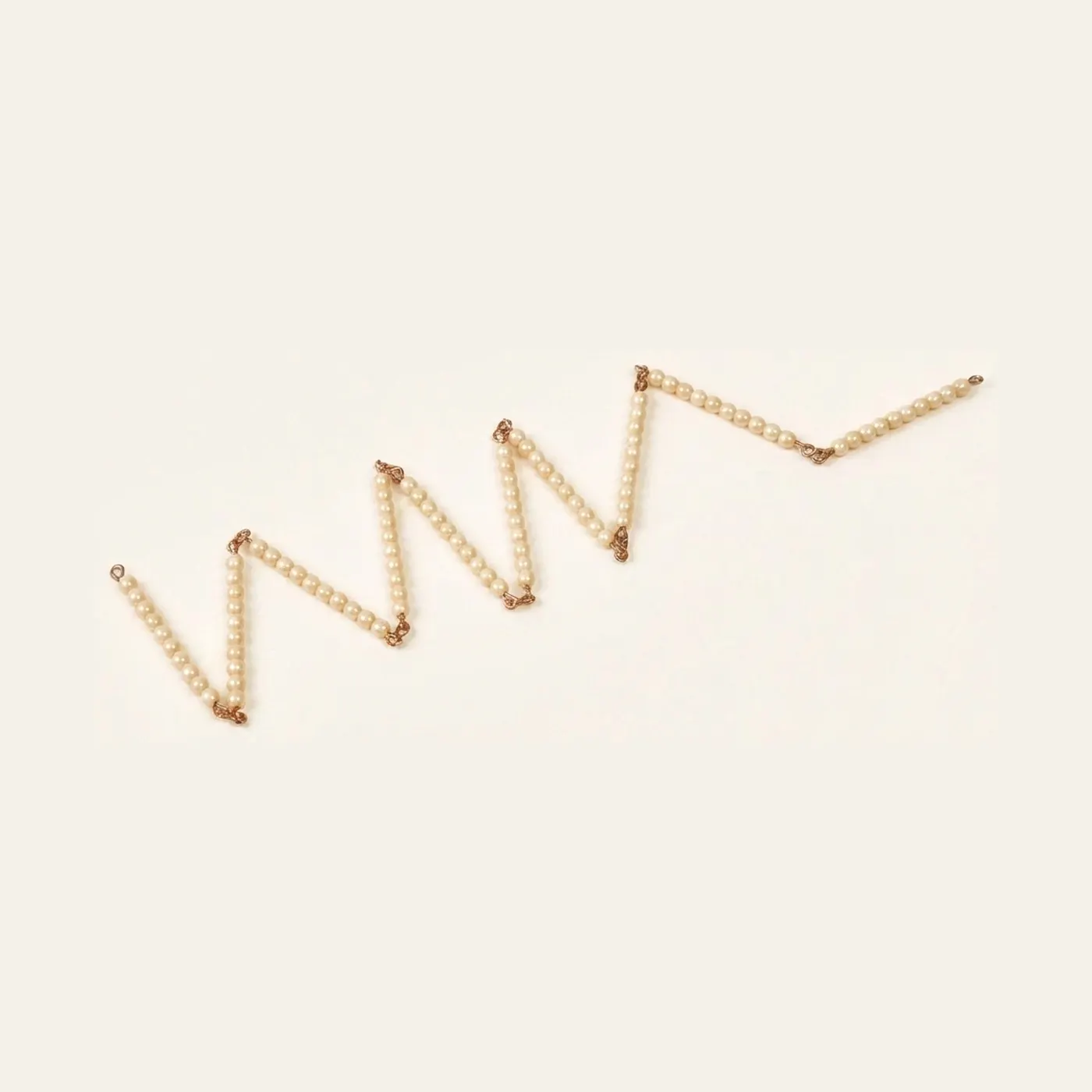Golden Bead Chain Of 100: Individual Beads Glass: Montessori material | Faborino