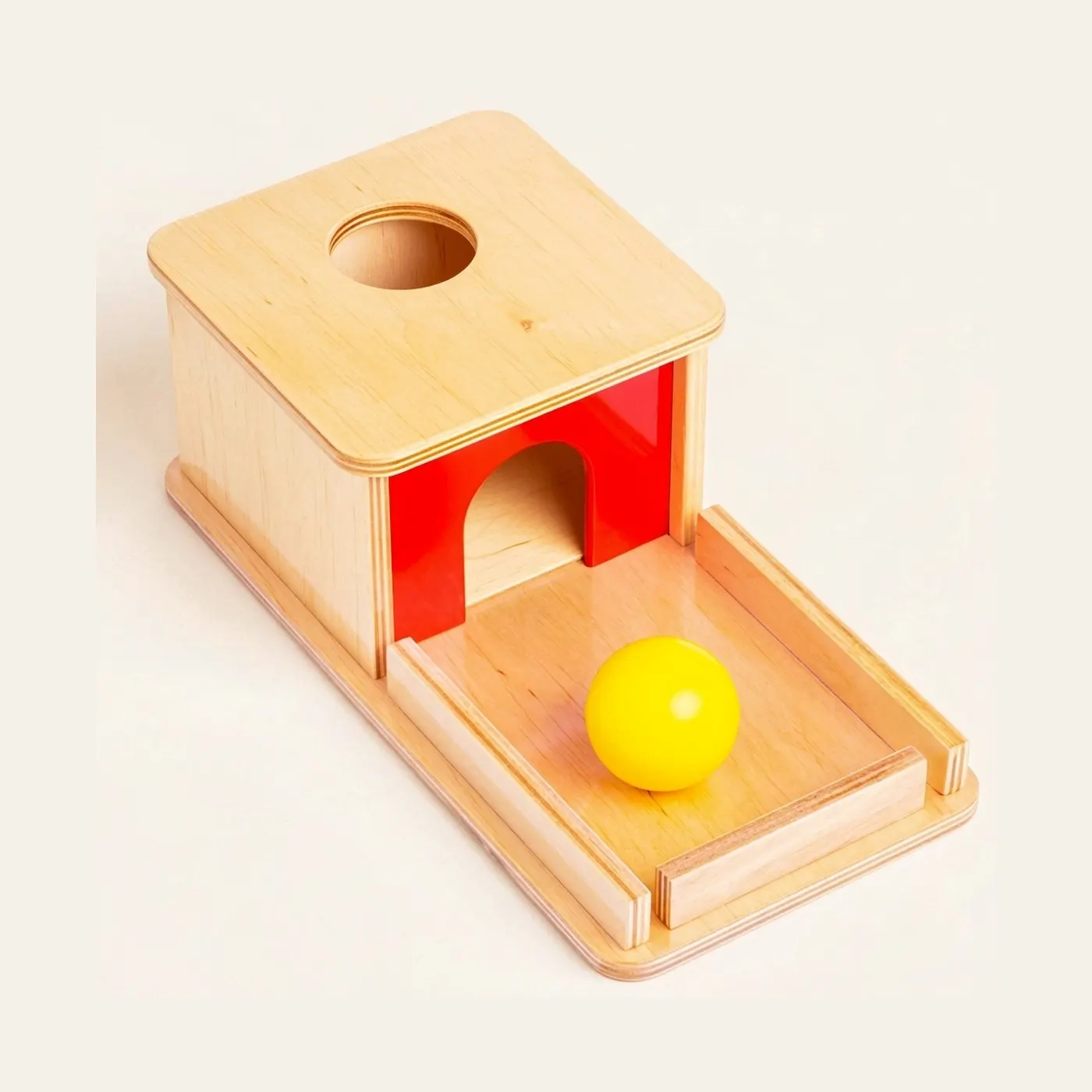 Box trvalosti předmětů: s míčkem a podnosem pro kojence: Montessori pomůcka | Faborino