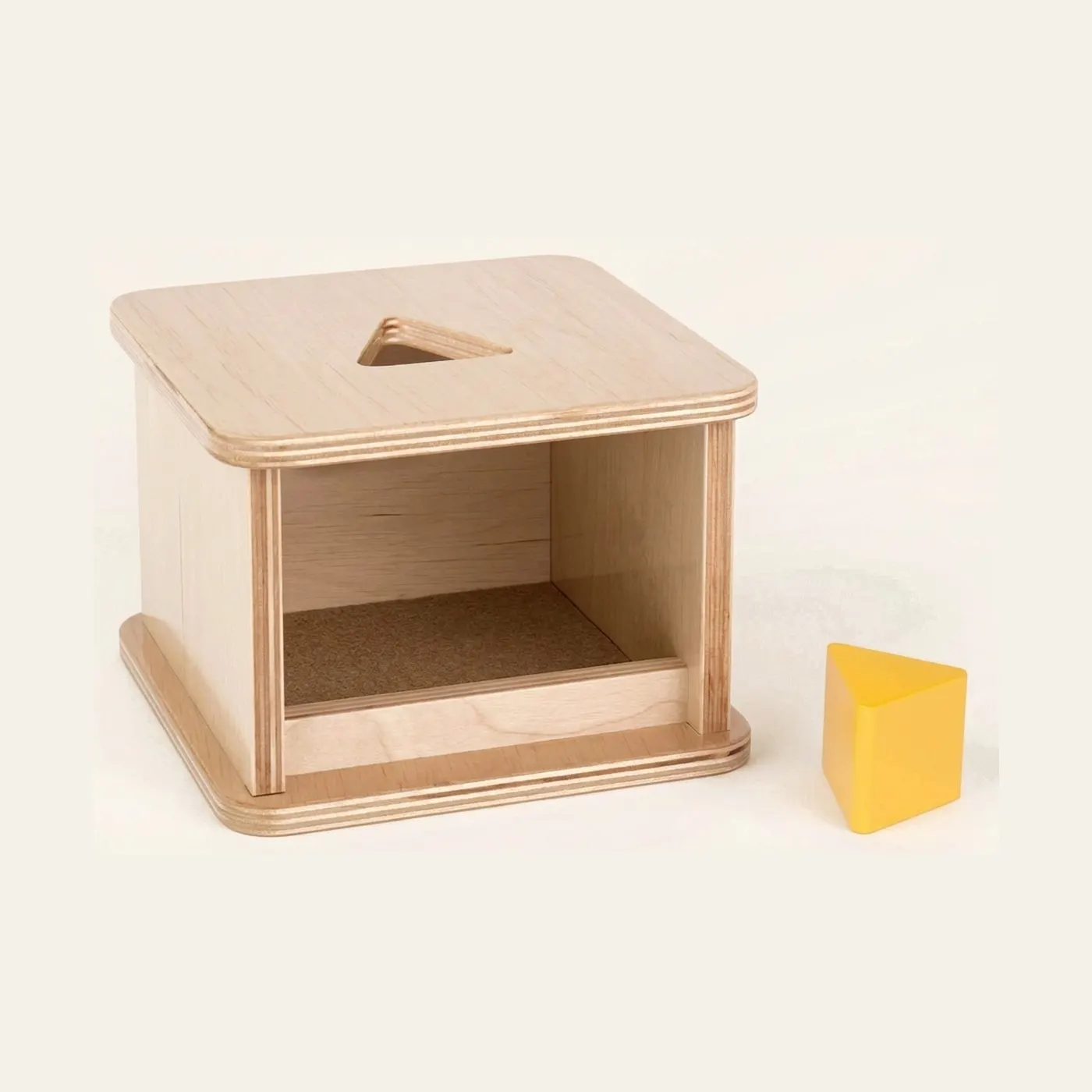 Imbucare box s trojúhelníkovým hranolem: Rozpoznávání trojúhelníku: Montessori pomůcka | Faborino