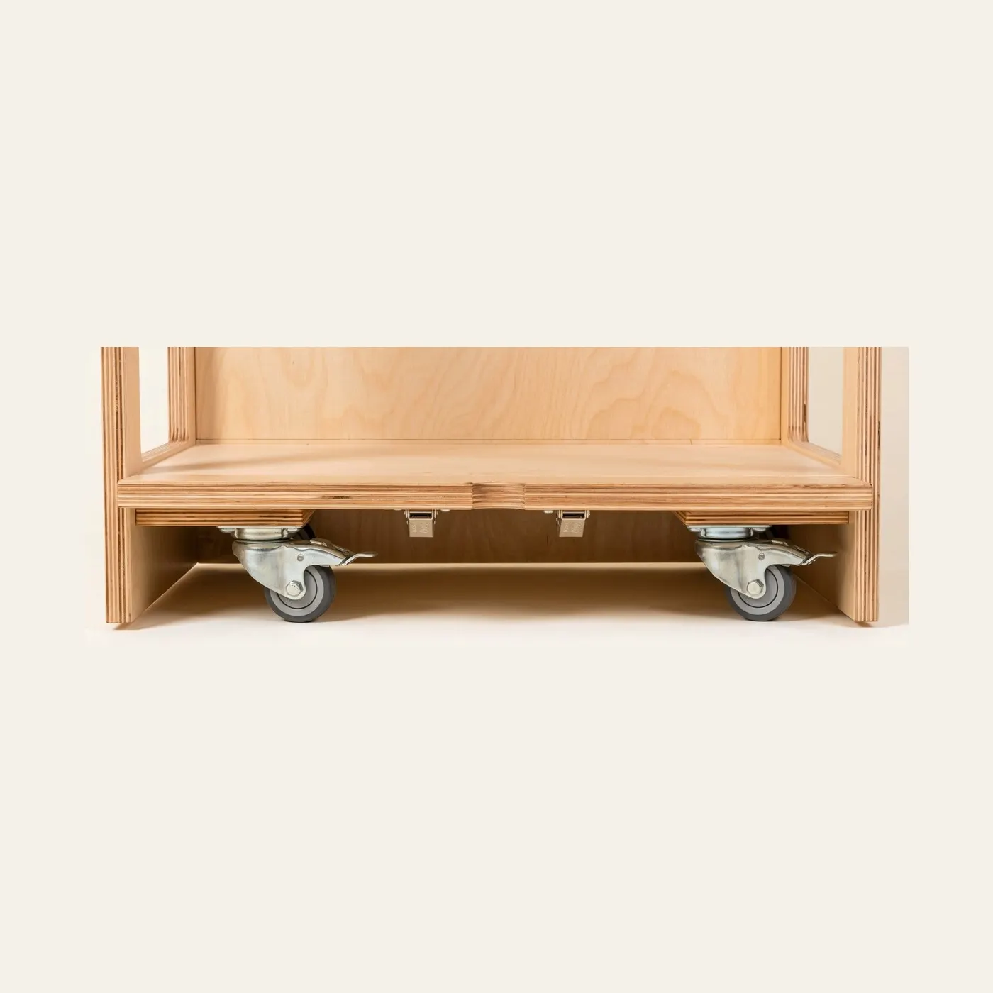 Set Of 4 Casters With Brakes: Montessori material | Faborino