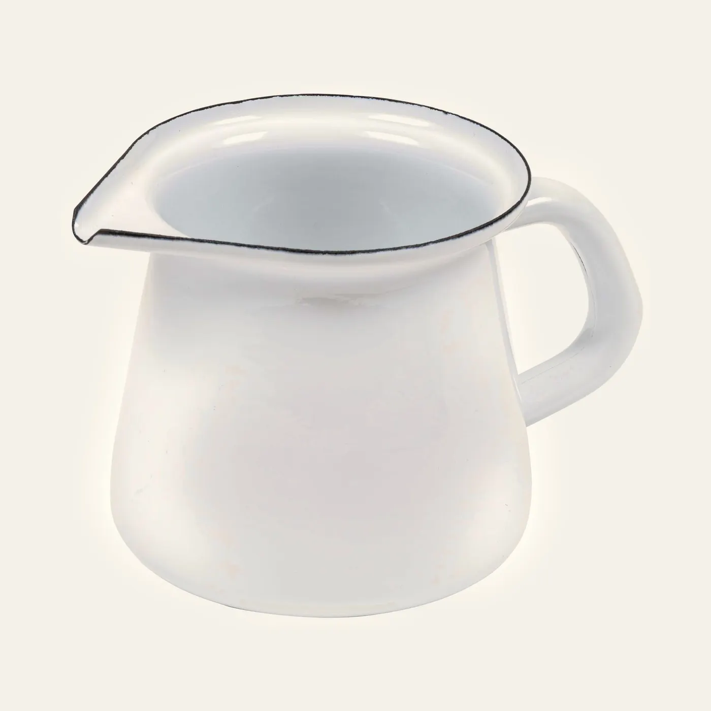 Enamel Jug: Pouring Exercise: Montessori material | Faborino