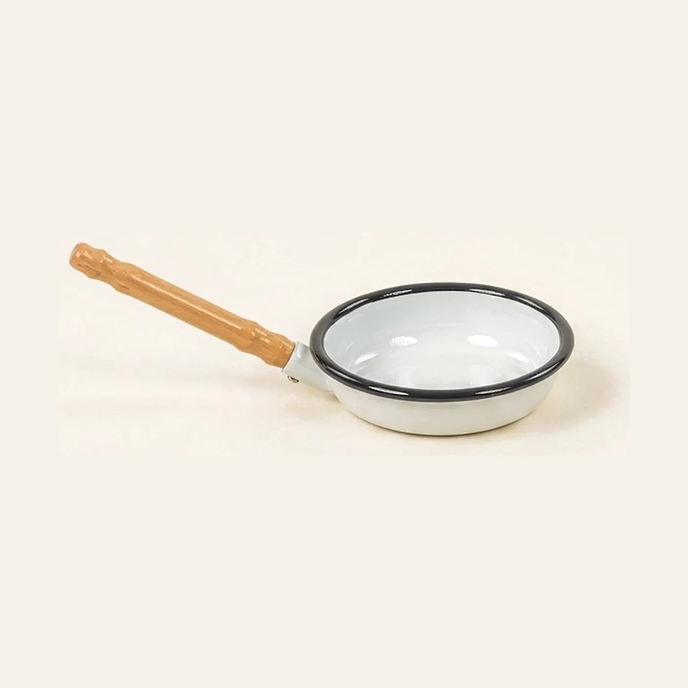Enamel Frying Pan: Montessori material | Faborino