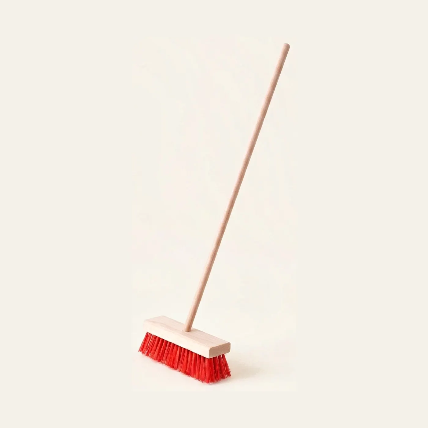 Outdoor Broom (49 cm): Montessori material | Faborino