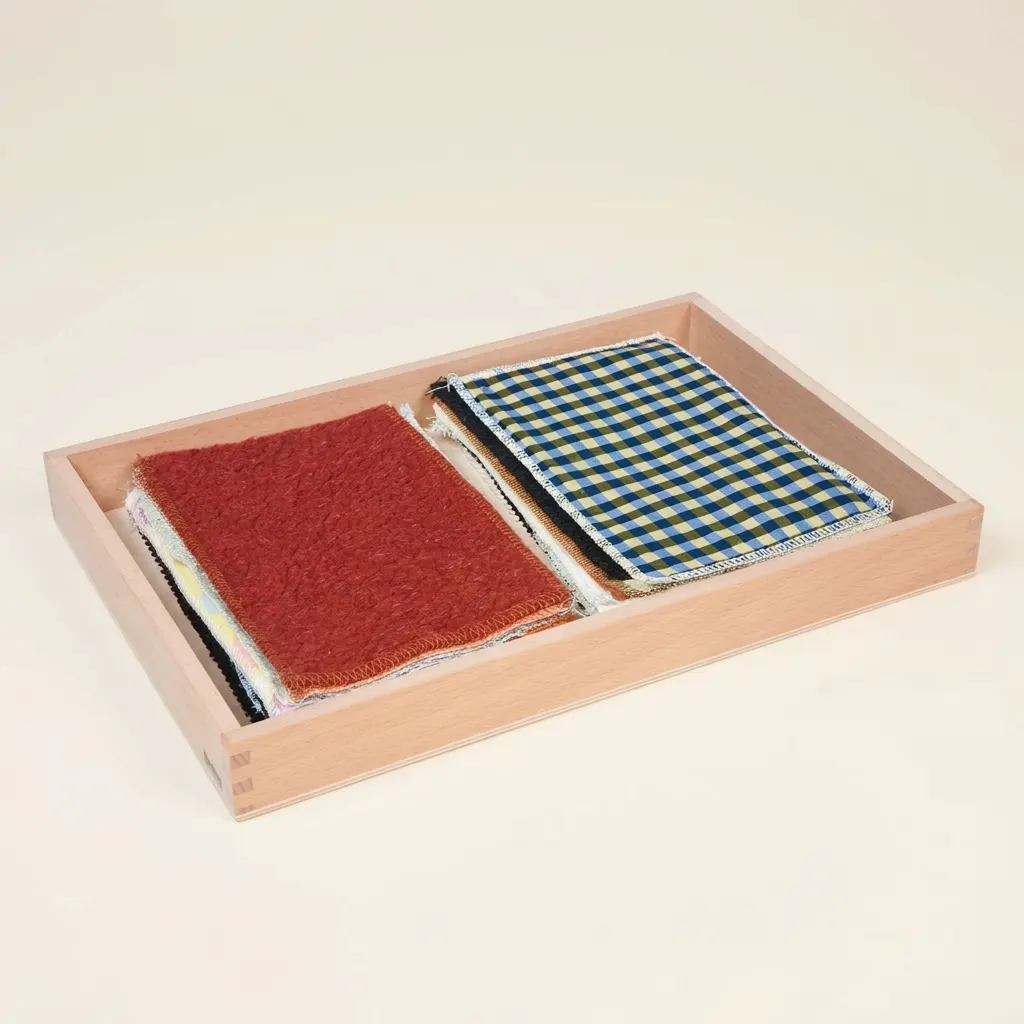 Box s látkami: hmatové rozpoznávání párů - Montessori Material | Faborino