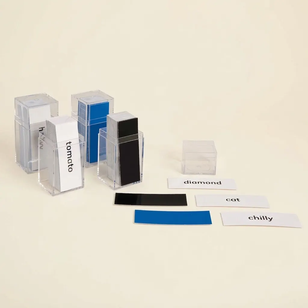 Logické cvičení s přídavnými jmény - Montessori Material | Faborino