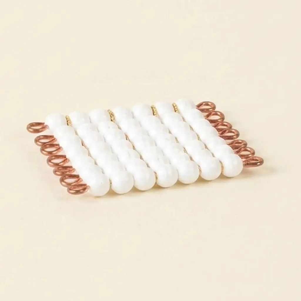 Einzelnes Nylonperlenquadrat der 7: Weiß: Montessori Material | Faborino