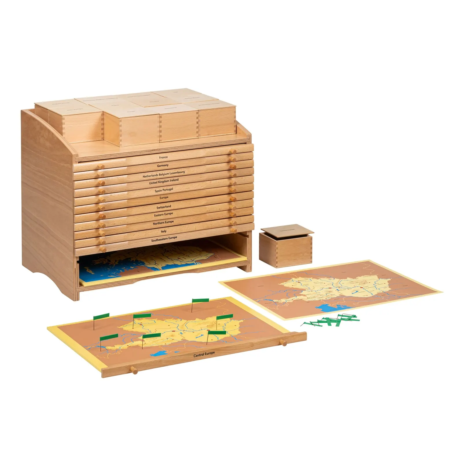 Skříňka pro Evropu: úložiště pro puzzle mapu a materiály - Montessori Material | Faborino